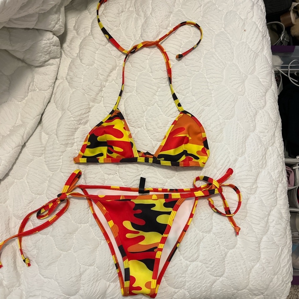 KENDALL + KYLIE / Revolve Collab Camo bikini NWT
